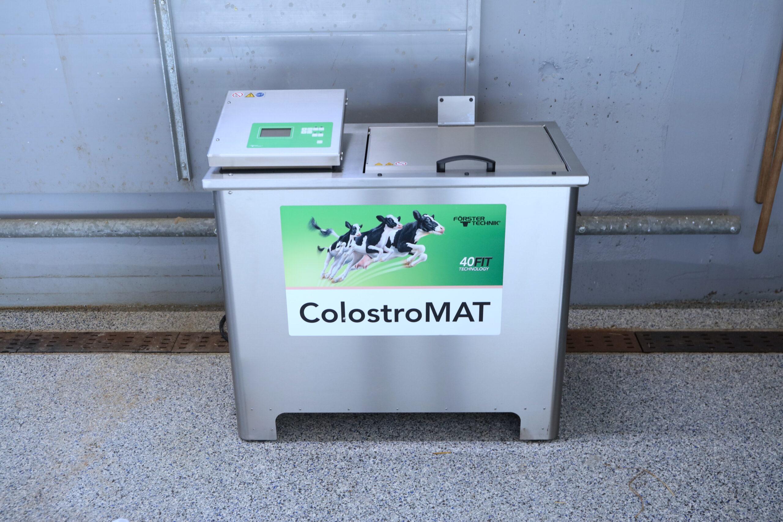 Le ColostoMAT pour deux ColostroBAGs et le ColostroMAX pour quatre ColostroBAGs : Pasteurisez et décongelez le colostrum avec un seul appareil.