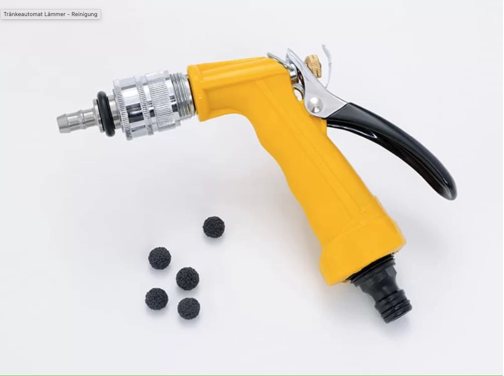 Pistolet de nettoyage pour tuyau du distributeur automatique pour agneaux – Solution de nettoyage efficace pour un système d'alimentation hygiénique.