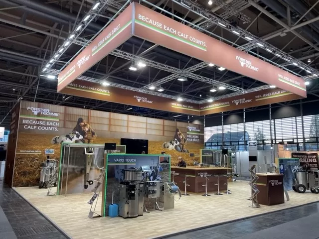 Une image de l’un de nos stands modernes, représentant les formidables opportunités de découvrir nos solutions innovantes dans le domaine de l’élevage des veaux et des vaches laitières en direct.